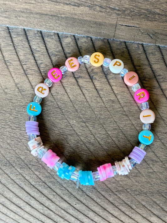 Heishi Disc Bead Stretch Friendship Bracelet "Free Spirit" - Pastel and Clear Beads with Gold Lettering